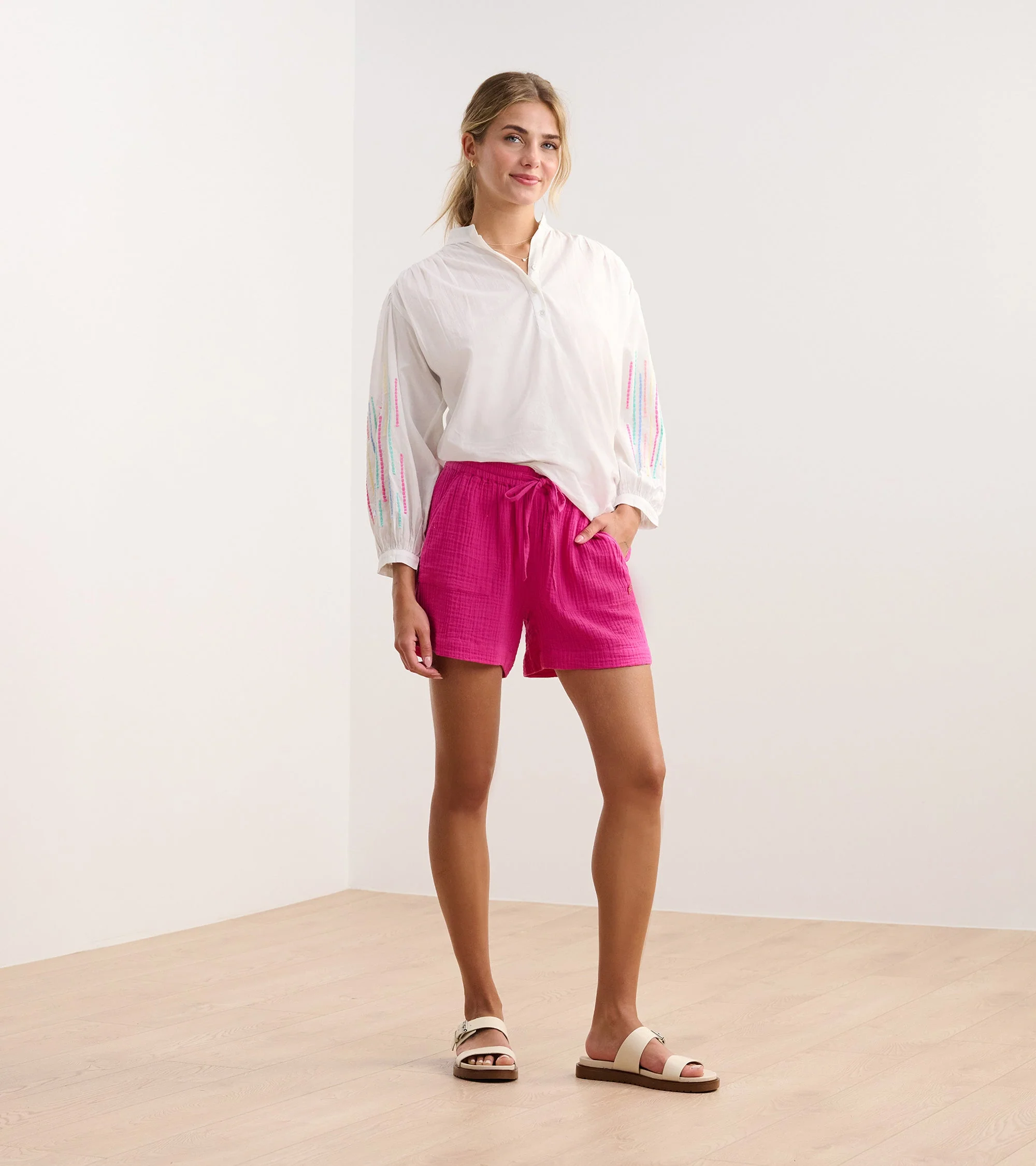 Everywhere Shorts - Fuchsia - Image 3