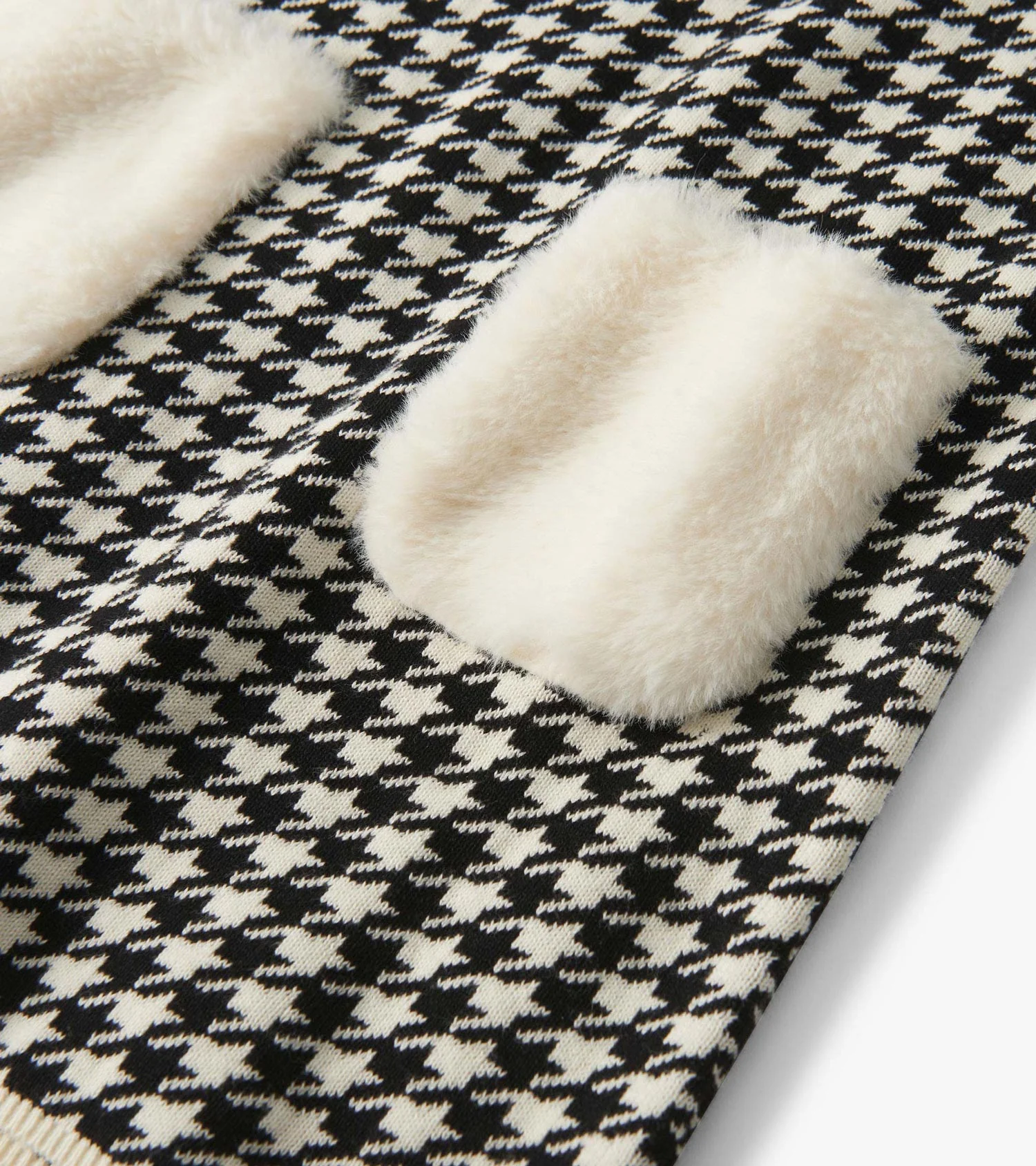 Girls Houndstooth Sweater Dress with Faux Fur Pockets - Image 4