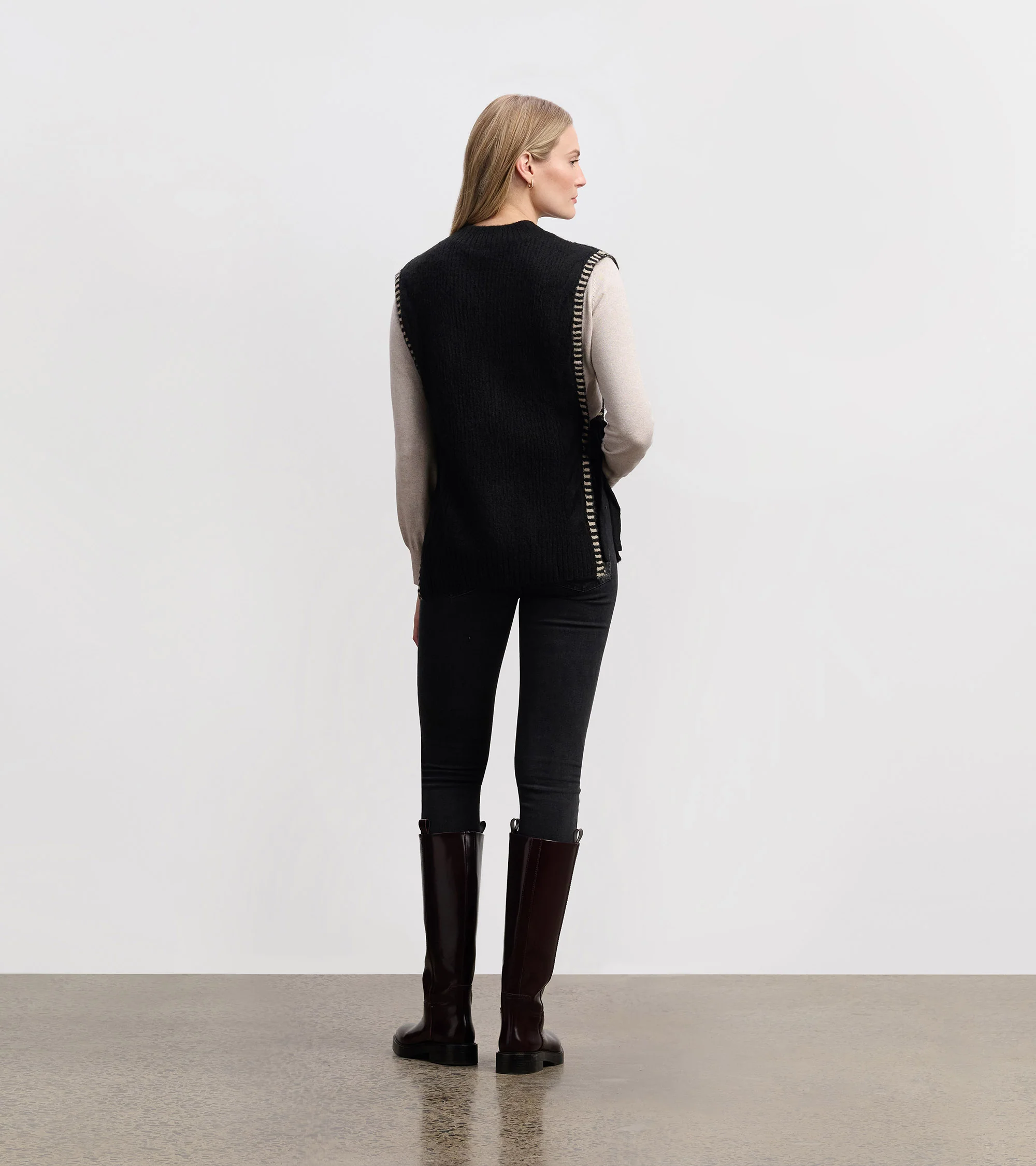 Side-Tie Sweater Vest - Black - Image 4